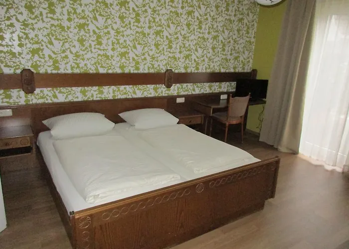 Gruener Jaeger Hotel 2*